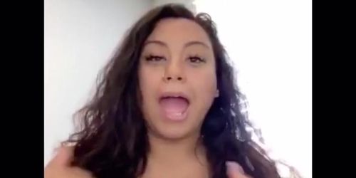 Periscope girl flashing titts 