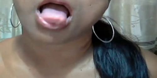 Dutch Indian BBW is fingering on cam