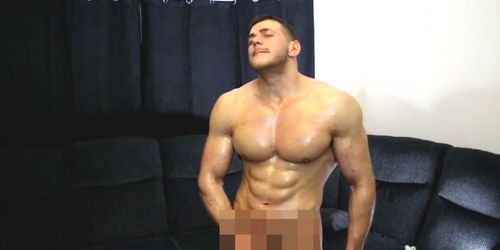 Wanking shredded hunk