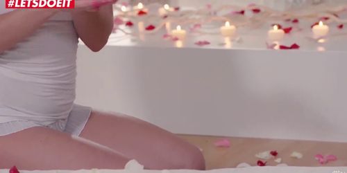 Letsdoeit - Valentine'S Day Massage Gift For Sensual Girlfriend (Ally Breelsen)
