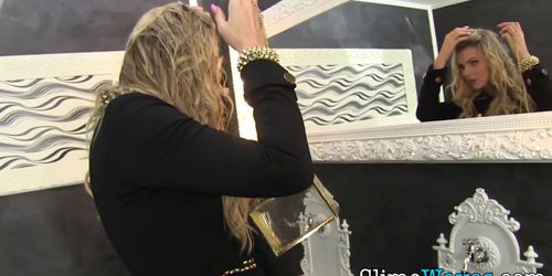 Glam fetish ho rubbing