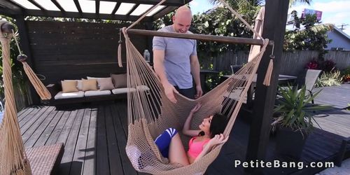 Extra brunette spinner bangsh uge dick (Kira Adams)