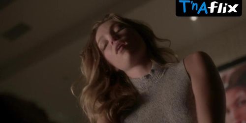 Lili Simmons Sexy Scene  in Ray Donovan