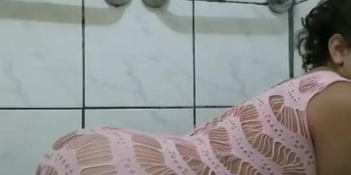 Joven hermosa se graba y le obligo a  subir su video para que todo mire lo zorra que es 