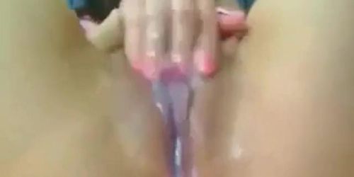 girl finger her creampie pussy (amateur )