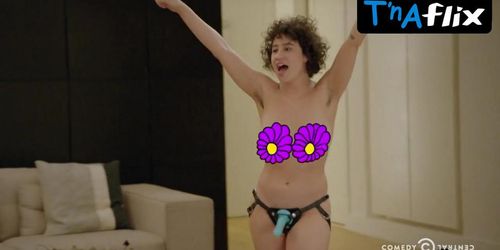 Ilana Glazer Sexy Scene  in Broad City