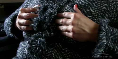Fat hairy chick plays with her dildo
