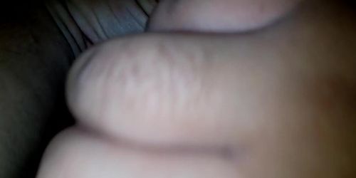 Pendeja gordita de 20 años arrecha se come una verga de 20 cm...