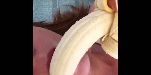 Sucks and fucking pussy juicy banana.  Close up 