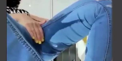 Little slut squirt for daddy in her tight jean