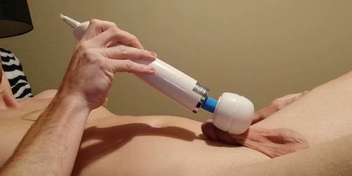 Jerking off with the Hitachi Wand