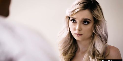 Bad uncle satisfied his blonde cousin with his dick (Lexi Lore)
