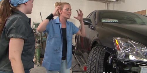 Lesbians have a rough fuck