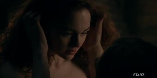 Outlander's brianna and george love scene