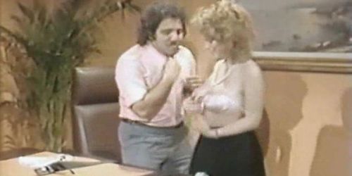 Buffy Davis neemt Dick Tation ...