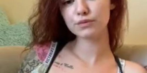 Hot Chick On Periscope Gives A Good Tease - Tnaflix.com