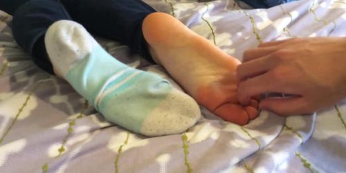 Amanda's sleepy asian feet worship