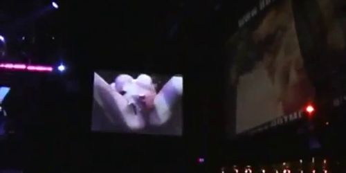 hot girl dildos her pussy