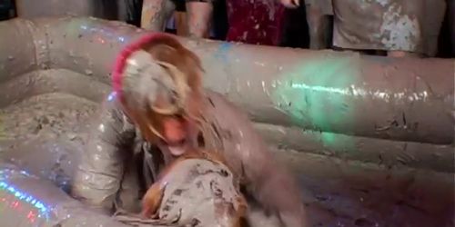 Wet sex fetish xxx wedding party - video 10