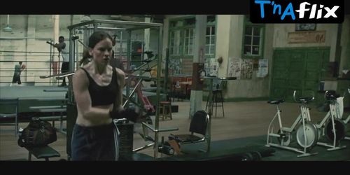 Hilary Swank Sexy Scene  in Million Dollar Baby (Hilary Ann Swank)