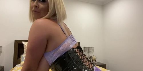 Dallas Rayne speaks right to you while you wank over her!! 