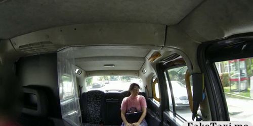 Pretty amateur passenger sucks and banged to off her fare