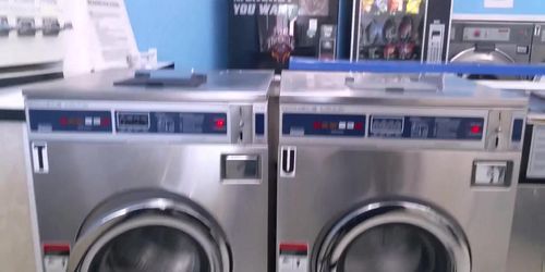 Laundromat Handjob 