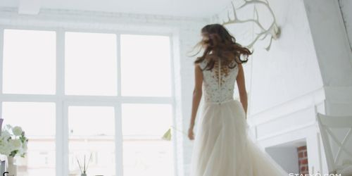 bride strip