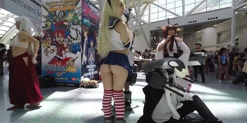 Big Tits At Cosplay Convention - Shimakze Shows Off Her Cute Butt at Anime Expo 2018 - Tnaflix.com