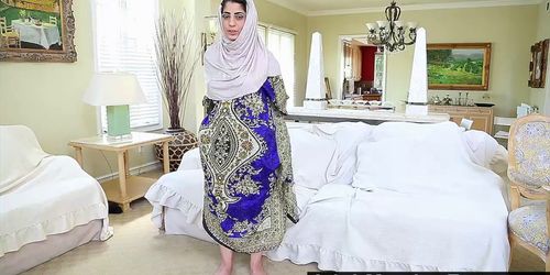 Secluded Arab Babe gives Sizzling Solo Masturbation Show (Nadia Ali)