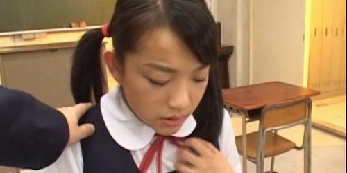 Japanische Teen Puppe Finger gefickt Upskirt im Klassenzimmer (Teena Lipoldina, Teena Lipoldino)