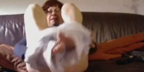 skype up - video 3
