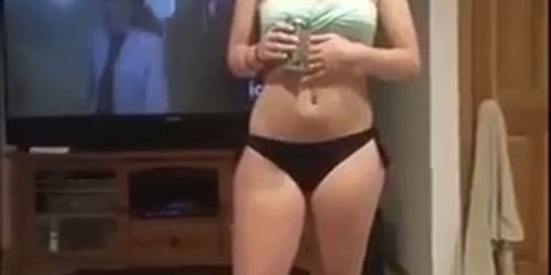 Stinking Burps porn video – Sexy blonde burps loud in bikini