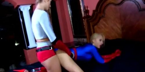 Supergirl vs Russian Spy - Tnaflix.com