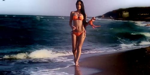 Mia Diamond erotic and sensual masturbation on the beach