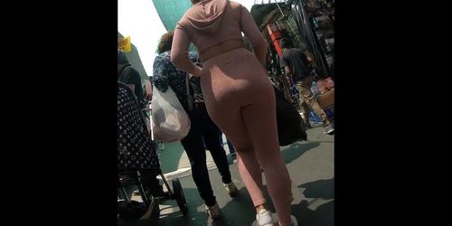 Candid sexy brunette teen perfect booty in pink leggings