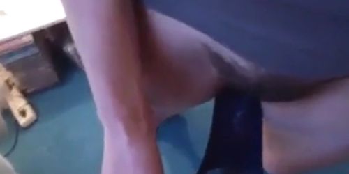 Ejac dans sa culotte avant quelle ne sorte - video 1