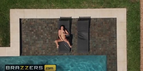 BRAZZERS - Busty brunette Jolee Love give her clients the full-body
