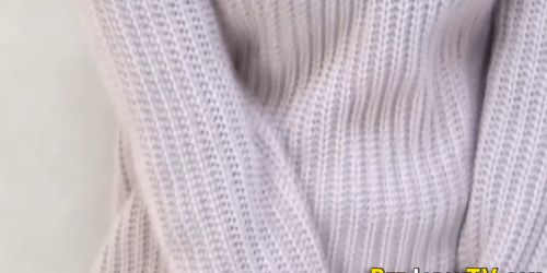 Japanese babe wets panties and pees in box