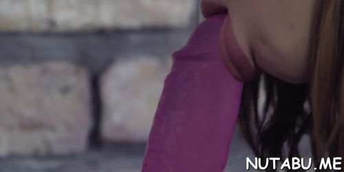 Solo fingering gives her pleasure - video 9