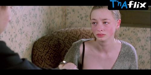 Lara Belmont Breasts Scene  in The War Zone
