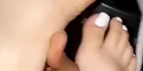 Sucking somebody babymomma toes (first time) 