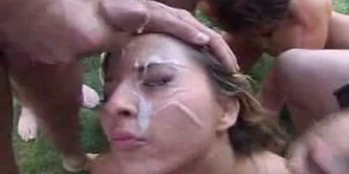 Cum facial en el campo