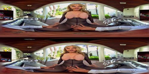 Nina Hartley VR Delivers Confidence