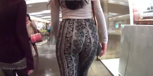 Sexy Teen Has Jiggly Walk - Leggings - Up Close