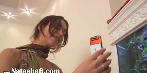 Natashas hole rubbing on big aquarium - video 1