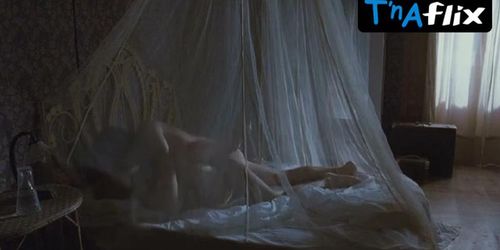 Mena Suvari Breasts Scene  in The Garden Of Eden