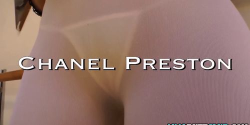 Booty hos show camel toe