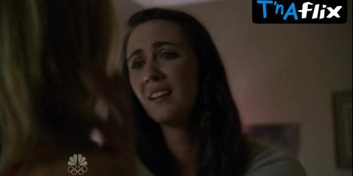 Madeline Zima Lesbian Scene  in Heroes