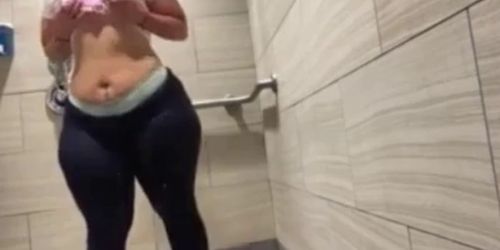 PAWG after workout shower (amateur )